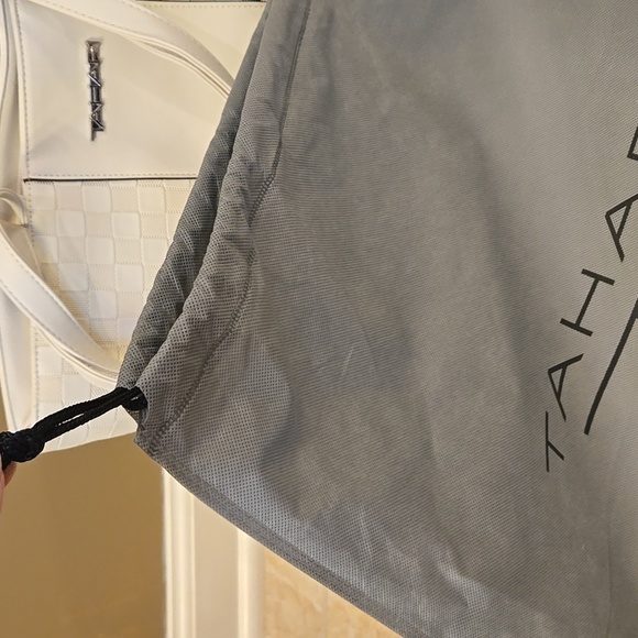 2 Piece Tahari White Checkered Tote Bag With Purse Bag NWT - Picture 11 of 11